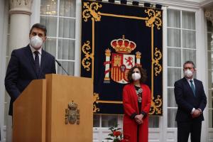 Pedro Fernández, junto a la ministra María Jesús Montero y el alcalde de Sevilla, Juan Espadas.