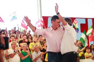 Pedro Sánchez y Juan Espadas en el mitin del pasado fin de semana. 