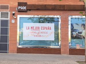 Pintadas en la sede provincial del PSOE de Granada.