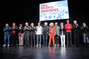 Miguel Ríos y Luis García Montero, este domingo en el acto celebrado en Madrid.