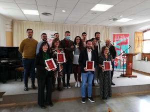 Responsables de JSA Granada y del PSOE, junto a las premiadas y los premiados.