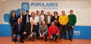 Robles con algunos de los candidatos del PP.