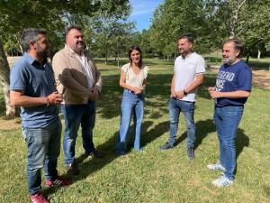 Olga Manzano con integrantes de la candidatura socialista y el edil Jacobo Calvo.