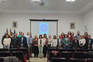 La sudelegada, en la sesión de evaluación de la actividad realizada por estos Puntos Violeta.