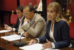 La concejala Raquel Fernández con Egea y Fuentes. 