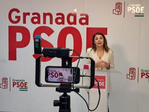 Raquel Ruz, en una rueda de prensa en la sede del PSOE. 