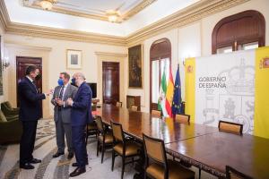 Reunión de Pedro Fernández con los representantes del Colegio de Abogados.