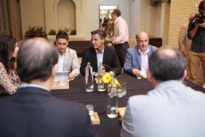 Luis Salvador en la reunión de esta mañana con representantes del PP.