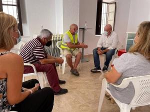 Una de las reuniones de los socialistas con regantes de Almuñécar.