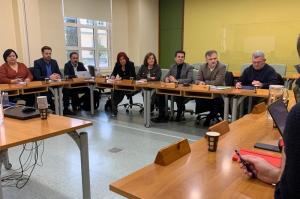 Representantes del PSOE en su reunión con el comité de empresa de la EASP.