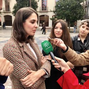 Rita Maestre y Ana Terrón, este lunes en Granada.