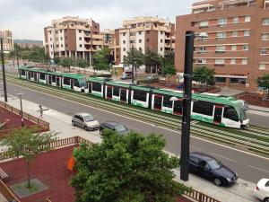 Los ensayos del metro se ampliarán hasta La Caleta.