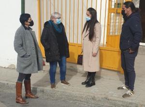 Rosa Escobar junto a representantes del comité de empresa de las EIM.