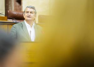Antonio Sanz en el Parlamento.