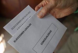 Sobres de votación para las elecciones municipales. 