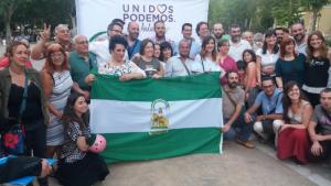 Foto de familia al finalizar la presentación de la candidatura de Unidos Podemos.