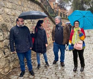 Elisa Cabrerizo y Francisco Puentedura con Juan López de Uralde. 
