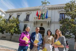 Marta Gutiérrez, con otros de los candidatos de Vamos Granada, este viernes.