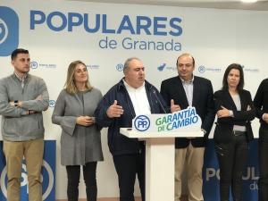 Vicente Tirado, junto a la candidatura granadina.