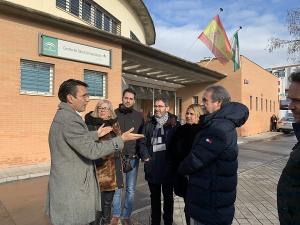 Visita de los ediles del PSOE al centro de salud de La Chana.
