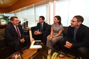 Entrena junto a Cuenca, Raquel Ruz y Miguel Ángel Madrid.