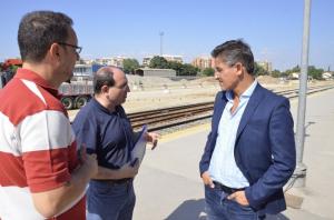 Luis Salvador en una visita a las obras del AVE.